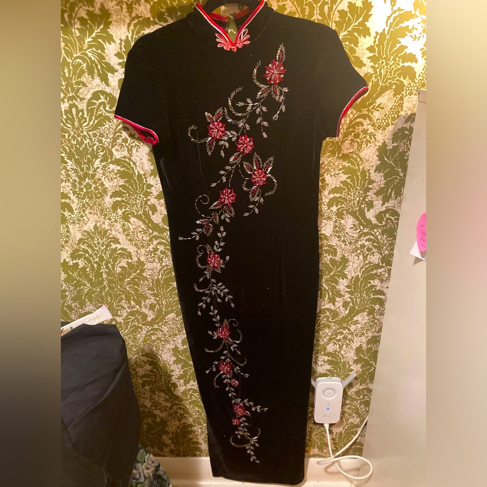 (XS-S) GORGEOUS beaded black dress